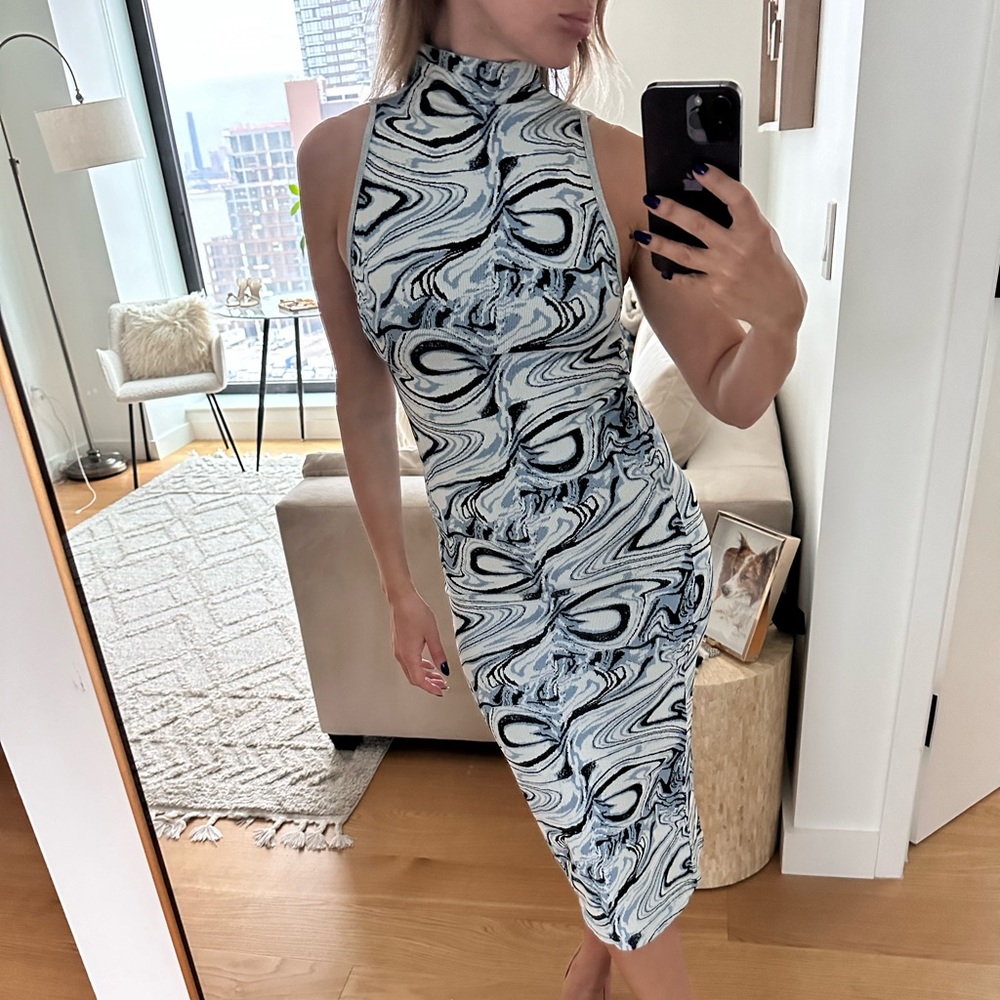 Super sexy Zara dresssss…. Gotta have one for the summer ♥️